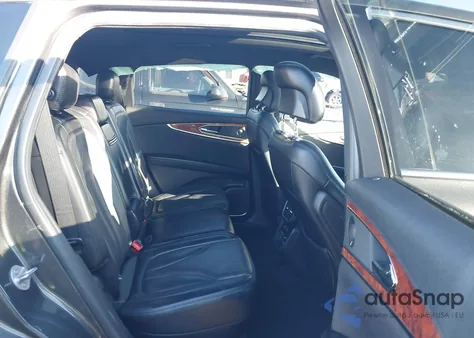 2019 Lincoln Nautilus Reserve z USA, uszkodzony, nr VIN 2LMPJ8L93KBL42872